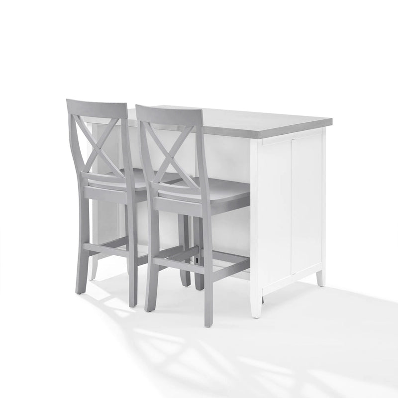 Îlot de cuisine avec plateau en acier inoxydable blanc, tiroirs, armoire et tabourets de comptoir gris